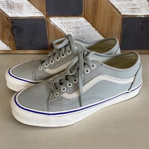VANS Old Skool, Women's size 9, Men’s size 7.5, light sage green LIKE NEW!!!
